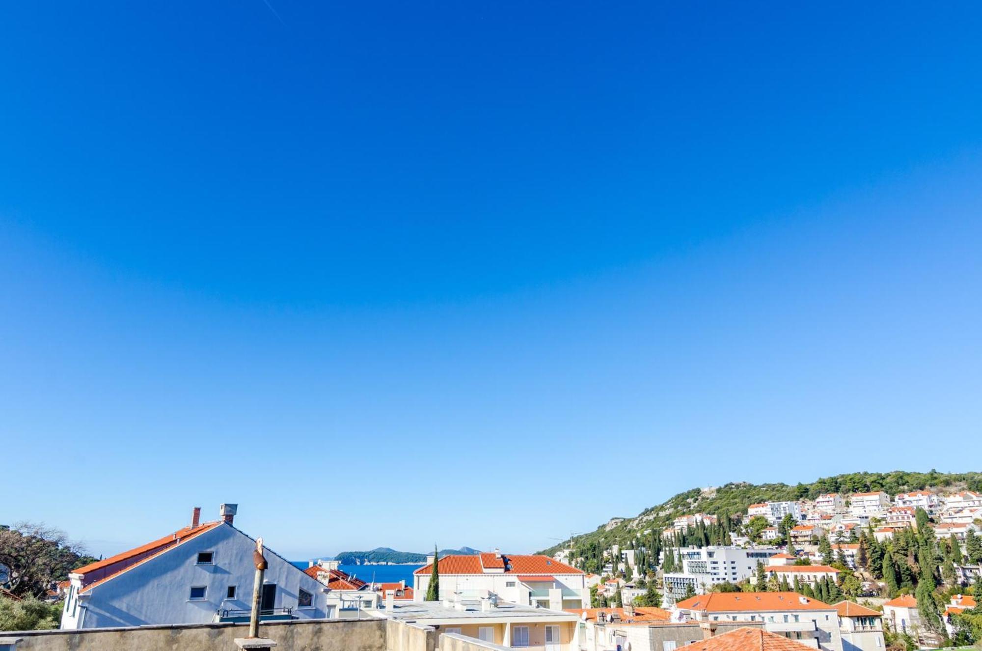 Seaside Terrace Apartment: Beachfront Comfort With Wi-fi * Dubrovnik