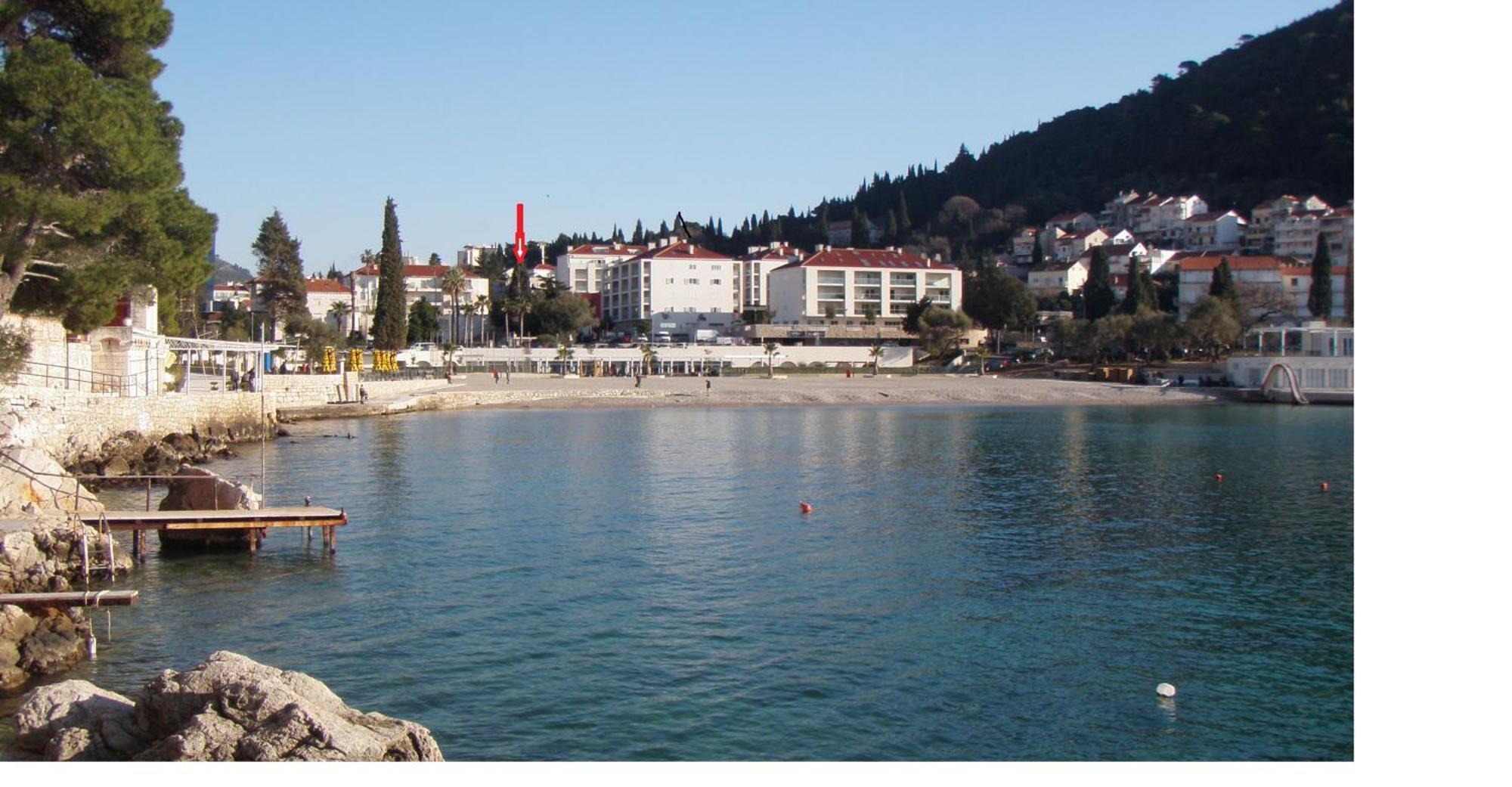 Seaside Terrace Apartment: Beachfront Comfort With Wi-fi Apartment *