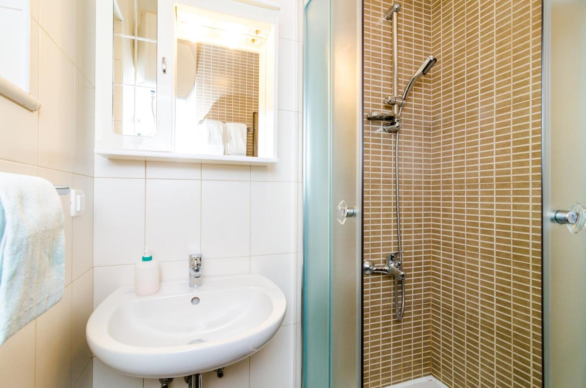 Seaside Terrace Apartment: Beachfront Comfort With Wi-fi * Dubrovnik
